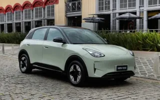 Geely EX2 màu xanh