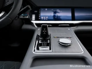 Cần số xe Final với thiết kế hiện đại và tinh tế.