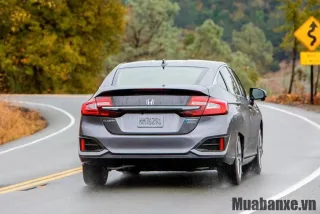 Thiết kế đuôi xe Honda Clarity