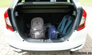 Khoang hành lý Honda Jazz
