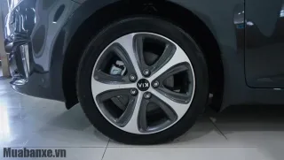 Mâm và lốp xe Kia Rondo