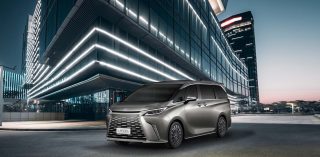Lexus LM500h