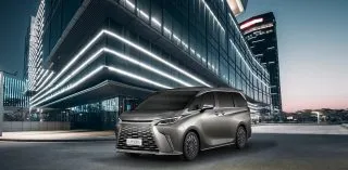 Lexus LM500h