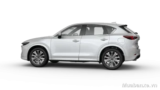 Mazda CX-5 màu trắng nhìn từ bên hông