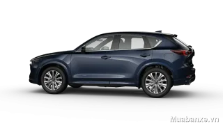 Mazda CX-5 màu xanh dương nhìn từ bên hông