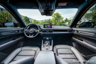 Mazda CX-5 vô lăng và nội thất sang trọng (góc khác)