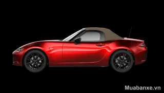 Mazda MX-5 màu đỏ nhìn ngang