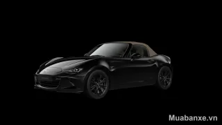 Mazda MX-5 màu đen góc 3/4 trước