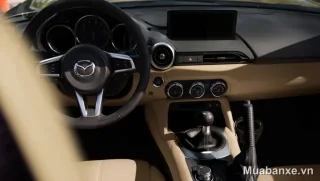 Mazda MX-5 cụm đồng hồ và cần số