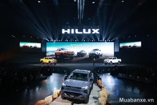 Toyota Hilux mới ra mắt tại Việt Nam với thiết kế hiện đại và mạnh mẽ.