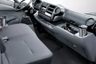 Nội thất Hino XZU720L