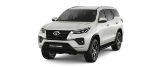 Toyota Fortuner màu trắng