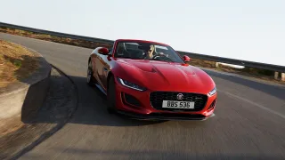 Jaguar F TYPE màu đỏ