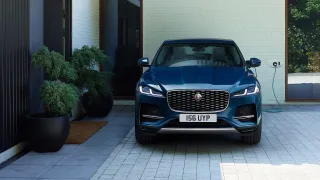 Jaguar F Pace màu xanh