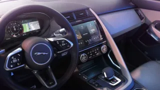Nội thất Jaguar E–Pace