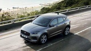 Jaguar E–Pace màu xám