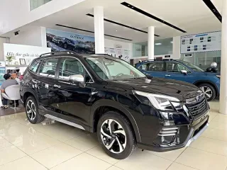 Subaru Forester màu đen