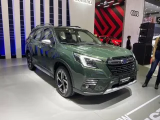 Subaru Forester màu xanh