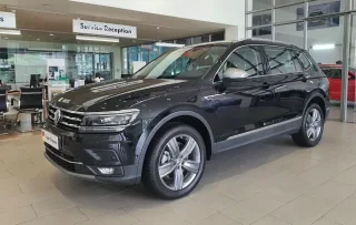 Volkswagen Tiguan màu đen