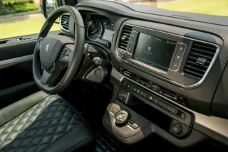 Nội thất Peugeot Traveller