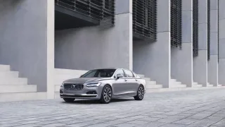 Volvo S90 màu bạc