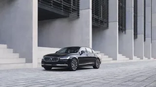 Volvo S90 màu đen