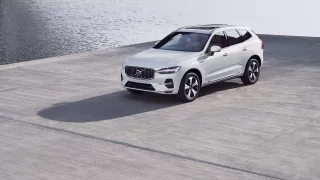 Volvo XC60 màu trắng