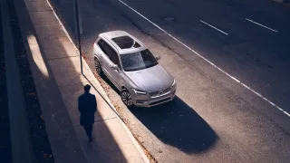 Volvo XC90 màu bạc
