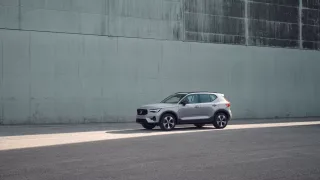 Volvo XC40 màu bạc