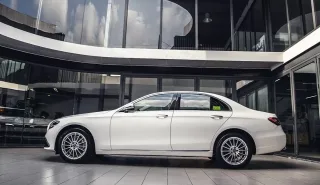 Ngoại thất Mercedes Benz E200