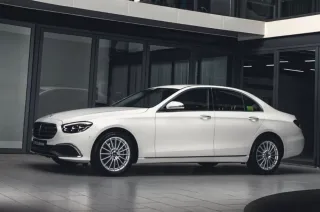 Ngoại thất Mercedes Benz E200