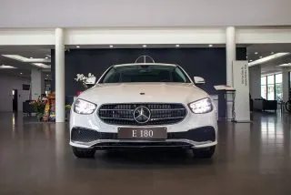 Ngoại thất Mercedes Benz E180