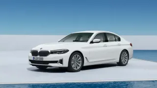 BMW 530i màu trắng