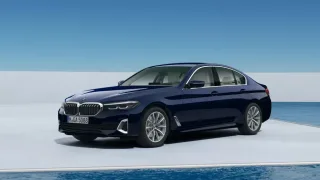 BMW 530i màu xanh