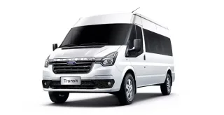 Ford Transit màu trắng
