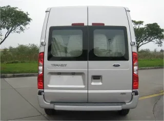 Ngoại thất Ford Transit