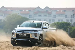 Ngoại thất Mitsubishi Triton