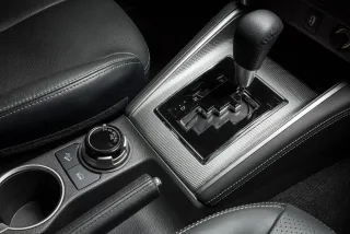 Nội thất Mitsubishi Triton