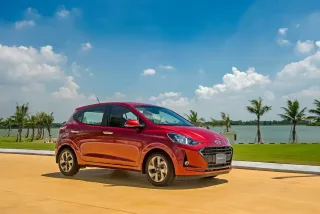 Hyundai Grand i10 Hatchback màu đỏ