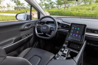 Tap-lô và vô-lăng Hyundai Custin