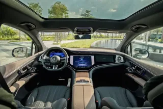 Tap-lô và vô-lăng Mercedes Benz EQS 500
