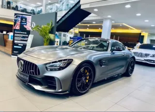 Mercedes Benz AMG GT R màu bạc