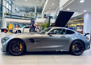 Thiết kế thân xe Mercedes Benz AMG GT R