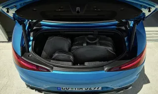 Khoang hành lý Mercedes Benz SL 63