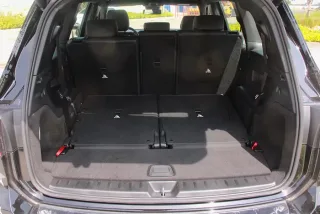 Khoang hành lý Mercedes Benz EQB 250