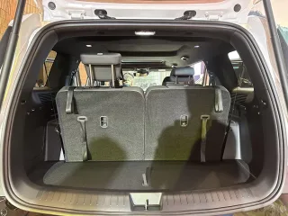 Khoang hành lý Hyundai Santa Fe