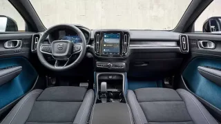 Tap-lô và vô-lăng Volvo EC40