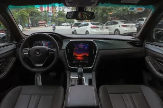 Tap-lô và vô-lăng Vinfast LUX A2.0