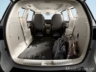 Khoang hành lý Kia Sedona