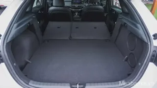 Khoang hành lý Kia Cerato Hatchback
